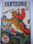 HQ - FANTASMA - Nº 130 - Sem data - Editora RGE - Formato americano <<<<< Aventura: A CASA DE JADE >>>>> Revista em ótimo estado de conservação, contendo 52 páginas. OBS. Um micro furo de cupim. . Assinatura na capa. 