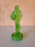 Antiga estatueta de vidrão verde do século XlX. Peça  para decoração  e está em perfeito estado de conservação. Altura:15,5cm   Diâmetro da base:6cm.