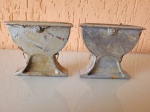 Antigo par adaptadores para rede, dos anos 60, feitos para serem chumbados na parede, esse par vem de uma antiga casa, que foi demolida. Altura: 8cm; Comprimento: 9,5cm; Largura: 3cm.