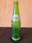 Antiga garrafa de Mate-Couro, dos anos 70, feita de vidro. Altura: 24cm; Diâmetro da base: 5,5cm.