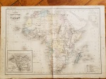 * ATLAS GROSSELIN-DELAMARCHE - DE GEOGRAFIA, FÍSICA, POLÍTICA E HISTÓRIA, seus criadores foram, Augustin Grosselin (1800-1878) e Alexandre Delamarche (1815-1884). Esse é um mapa francês representando o mundo do século XVIII, mas foi impresso no começo do século XIX, mostra o mapa físico e político da África e menciona o baixo Egito e o canal de Suez. Tamanho: 48 x 34 cm.