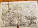 ATLAS GROSSELIN-DELAMARCHE - DE GEOGRAFIA, FÍSICA, POLÍTICA E HISTÓRIA, seus criadores foram, Augustin Grosselin (1800-1878) e Alexandre Delamarche (1815-1884). Esse é um mapa francês representando o mundo do século XVIII, mas foi impresso no começo do século XIX, mostra o império da Alemanha e os arredores de Berlim. Tamanho: 48 x 34 cm.