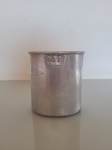 Antigo Copo de alumínio,  semelhante  aos usados pela FEB na época  da 2 Guerra Mundial. Encontra-se em regu estado de conservação.  Altura: 10cm  Comprimento: 9cm  Latgura:6,5cm.