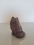 Antigo bibelô de gato angorá  feito em gesso. A peça tem aproximadamente  70 anos. Esta em regular estado de conservação,  demonstrando dinastia do tempo, como mostram as fotos. Altura: 8cm Largura: 6cm.