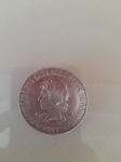 Antigo broche feito com uma moeda de 20 gramas de prata de lei. Moeda de 1907, 2mil Reis. A peça está em perfeito estado de conservação. Diâmetro:3,5cm.
