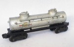 LIONEL TRAINS - Vagão para transporte de combustível na cor cinza. Medindo 9 cm x 24 cm x 7 cm.