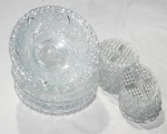 Seis bowls para salada e 18 porta copos em cristal. Med.: 6x17,5cm / 8,5cm.