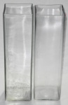 Dois grandes vasos retangulares em vidro moldado. Med.: 14x11,5cm.