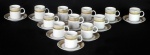 Conjunto com 12 xícaras para café em porcelana STEATITA. Peças sem uso em caixa original e selo das lojas RACHEL.