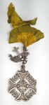 Antiga e Rara Medalha ''Ao Mérito'' - Possivelmente de ordem religiosa  - Em metal prateado - Conforme fotos - Medida: 7 X 3.5 cm.