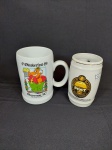 2 canecas de chopp com logo para colecionador em ceramica. Medida: 14 cm x 8 cm e 13 cm x 7 cm