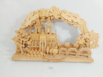 Luminaria de mesa  em madeira r MDF representando Kolner Dom Catedral de colonia Alemanha. Medida: 28 cm altura x 43 cm x 7 cm pequenas perdas. Funcionando