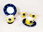 Jogo 4 Peças , 2 xicaras  de cha e , leiteira e açucareiro  em Porcelana Vista alegre Portugal decorado bolinhas e flores Medida:leiteira 9 cm x 8 cm x 5 cm , açucareiro  sem tampa 8 cm x 8 cm x 7 cm , xicaras 5,5 cm x 7 cm e pires 14,5 cm