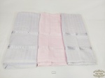 3 Toalhas de Rosto para Bordado Colore. Medida: 50 cm x 80 cm . apresenta marcas de guardado e desgates na coloração