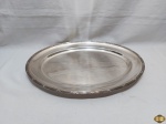 Travessa oval rasa em prata 90 Wolff modelo X. Medindo 48,5cm x 36,5cm.