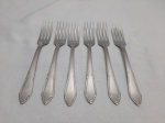Jogo de 6 garfos de sobremesa em aço inox Wolffinox, modelo Florzinha. Medindo 17cm de comprimento. 