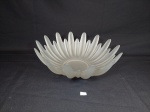 Centro de Mesa saladeira  em Vidro Fosco  bordas . assimetricas. Medida: 11 cm x 31 cm