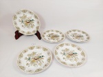 Antigo Jogo de 6 Pratos sobremesa em Porcelana Steatita decorado Aves e Flores. Medida: 19 cm . 1 com bicado