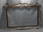 Moldura em metal dourado. Medindo 70cm x 51cm.