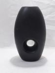 Lindo vaso floreira em cerâmica preta. Medindo 26cm de diâmetro.
