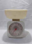 Balança Sunrise com capacidade de 5kg.