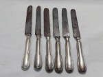 Jogo de 6 facas de mesa em prata francesa Christofle, lâmina em aço carbono. Medindo 26cm de comprimento.