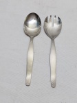 Par de talher de servir salada em aço inox Hercules, modelo riscadinho. Medindo 19,5cm de comprimento.
