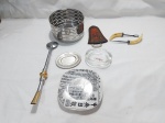 Lote diverso, composto de cachepot em aço inox, bomba de chimarrão em metal, etc. Medindo o cachepot 13cm de diâmetro x 7,5cm de altura.