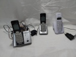 Lote com 3 telefones sem fio, não testado.