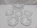 Jogo de bowl com 5 cumbucas em vidro moldado. Medindo o bowl 22cm de diâmetro x 7cm de altura.