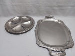 Bandeja retangular em aço inox e petisqueira com 5 divisões em aço inox. Medindo a bandeja 53,5cm x 35cm.