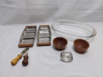 Lote composto de petisqueiras, bowls, etc. Medindo a travessa retangular funda em vidro 36cm x 23cm x 6cm de altura.