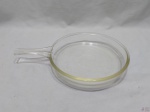 Frigideira em vidro da marca Range-Tec. Medindo 22,5cm de diâmetro x 4cm de altura.