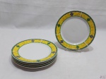 Jogo de 5 pratos de sobremesa em porcelana branca estampada. Medindo 19cm de diâmetro.
