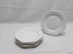 Jogo de 6 pratos de sobremesa em porcelana Schmidt branca facetada. Medindo 21cm de diâmetro.