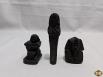Lote de 3 enfeite do Egito antigo em resina preta. Medindo o maior 13cm de altura.