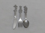Kit infantil com 3 talheres oficiais da Walt Disney em aço inox Eberle. Medindo a faca 16cm de comprimento.