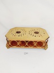 Rechaud com  2 acebdedors  velas em Metal dourado e cobre .Medida 28 cm x 19 cm