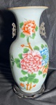 Vaso chines de porcenala do séc. XIX, com pintura de dálias, assinado - 45 cm de altura com a base e 42 cm de altura sem a base