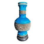 Vaso chines de porcelana celadon turquesa, da atribuído a DINASTIA SHANG com base de madeira - 42 cm de altura e 9 cm de diâmetro