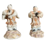 Par de esculturas em cerâmica representando laughing boys  - 13 cm de altura
