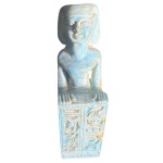 Antiga Escultura egipicia representando escriba feito em cerâmica egipcia azul turquesa- altura 12 cm