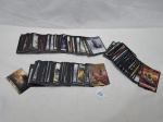 Lote de diversas cartas do jogo Magic.