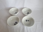 Jogo de 4 cumbucas bowls em porcelana Steatita com estampa de borboletas. Medindo 14,5cm de diâmetro x 6cm de altura.