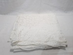 Enorme Toalha tipo Rendão Branca, peça com marcas de guardado medino: 320 x 160 cm.