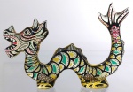 ABRAHAM PALATNIK – Escultura cinética representando dragão oriental em resina de poliéster de manufatura Abraham Palatnik. Medindo 13 cm de altura por 19 cm de comprimento. 