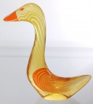 ABRAHAM PALATNIK – Escultura cinética representando cisne em resina de poliéster de manufatura Abraham Palatnik. Medindo 16,5 cm de altura por 17,5 cm de comprimento. 
