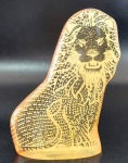 ABRAHAM PALATNIK – Escultura cinética representando leão em resina de poliéster de manufatura Abraham Palatnik. Medindo 14,5 cm de altura por 10,5cm de comprimento. 
