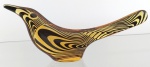 ABRAHAM PALATNIK – Escultura cinética representando colibri em resina de poliéster de manufatura Abraham Palatnik. Medindo 7 cm de altura por 21,5 cm de comprimento. 