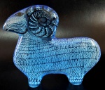 ABRAHAM PALATNIK – Escultura cinética representando carneiro em resina de poliéster de manufatura Abraham Palatnik. Medindo 14 cm de altura por 17 cm de comprimento. 
